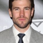 ออสติน สโตเวลล์ (Austin Stowell)