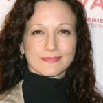 เบเบ้ นอยเวิร์ธ (Bebe Neuwirth)