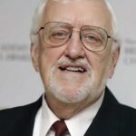 เบอร์นาร์ด คริบบินส์ (Bernard Cribbins)