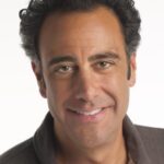 แบรด การ์เร็ตต์ (Brad Garrett)