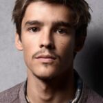 เบรนตัน ทเวตส์ (Brenton Thwaites)