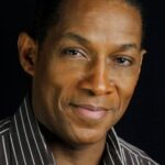 คาเมรอน อาร์เน็ตต์ (Cameron Arnett)