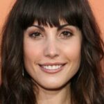 คาร์ลี่ โป๊ป (Carly Pope)