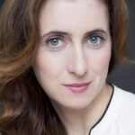 คาร์เมล่า โยเรต (Carmela Lloret)