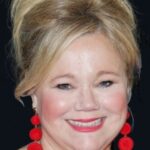 แคโรไลน์ เรีย (Caroline Rhea)
