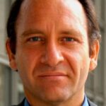 ชาร์ลส์ โกลเวอร์ (Charles Glover)