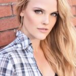 แคลร์ ฟิลิปอฟ (Clare Filipow)