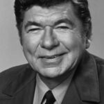 คล็อด อาคินส์ (Claude Akins)