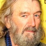 ไคลฟ์ รัสเซล (Clive Russell)