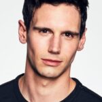 คอรี ไมเคิล สมิธ (Cory Michael Smith)