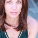 คอร์ทนีย์ คอมป์ตัน (Courtney Compton)