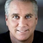 เดเมียน การ์วีย์ (Damien Garvey)