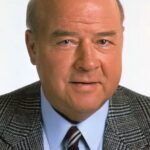 ดาน่า เอลคาร์ (Dana Elcar)