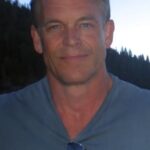 เดฟ ฮอลล์ (Dave Halls)