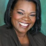 เดเวเนีย แม็กแฟดเดน (Davenia McFadden)