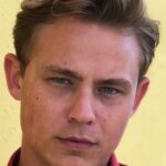 เดนนิส โมเจน (Dennis Mojen)