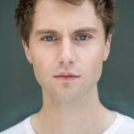 เดสมอนด์ อีสต์วูด (Desmond Eastwood)