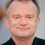 โดมินิก ปิญง (Dominique Pinon)