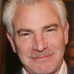 ดักลาส ซิลส์ (Douglas Sills)