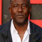 อี. โรเจอร์ มิตเชลล์ (E. Roger Mitchell)