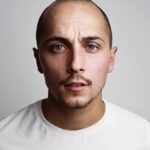 เอลเลียต วาร์เรน (Elliot Warren)