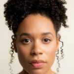 เอลหลุยส์ เชคสเปียร์-ฮาร์ต (Ellouise Shakespeare-Hart)