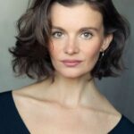 เอมิลี่ บาร์เบอร์ (Emily Barber)