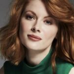 เอมิลี่ บีแชม (Emily Beecham)
