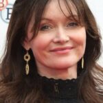 เอสซี่ เดวิส (Essie Davis)