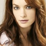 จีน่า โฮลเดน (Gina Holden)