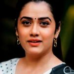 กิริยาโอ๊ค (Girija Oak)