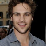 เกรย์ เดมอน (Grey Damon)