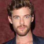 แฮร์รี่ เทรดอะเวย์ (Harry Treadaway)