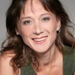 เฮเลน บูดาย (Helen Buday)