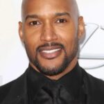 เฮนรี่ ซิมมอนส์ (Henry Simmons)
