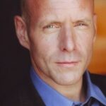 ฮิวจ์ ดิลลอน (Hugh Dillon)