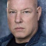 เอียน เพ็ค (Ian Peck)