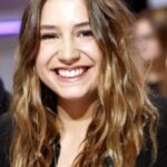 อิเซีย ฮิเกลิน (Izïa Higelin)