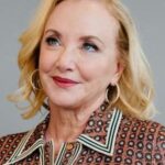 เจ. สมิธ-คาเมรอน (J. Smith-Cameron)