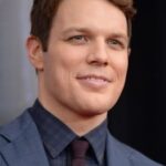 เจค เลซี่ (Jake Lacy)