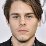 เจค แมนลีย์ (Jake Manley)