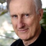 เจมส์ ครอมเวลล์ (James Cromwell)