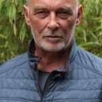 เจมส์ ฟอล์กเนอร์ (James Faulkner)