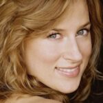 เจนเนเฟอร์ ฟอลซอม (Jennefer Folsom)