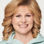 เจนนิเฟอร์ โรเบิร์ตสัน (Jennifer Robertson)