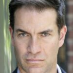 เจเรมี่ โฮล์ม (Jeremy Holm)