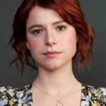เจสซี่ บัคลีย์ (Jessie Buckley)