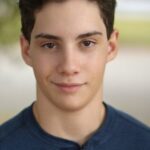 จอห์น ดีลีโอ (John D'Leo)