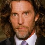 จอห์น โกลเวอร์ (John Glover)