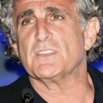 จอห์น เฮิร์ซเฟลด์ (John Herzfeld)